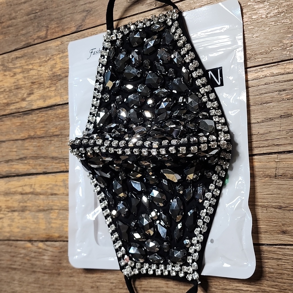 New! Crystal Rhinestone Bling Face Mask - Picture 2 of 5